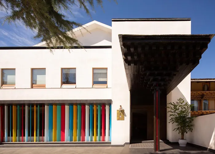 Shangri-La Nazhu Tibetan Mansion Hotel