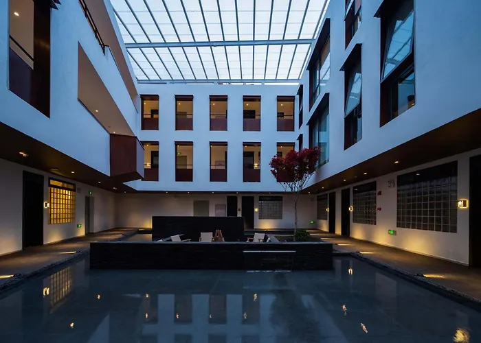 Shangri-La City Yunjian Songyue Hotel